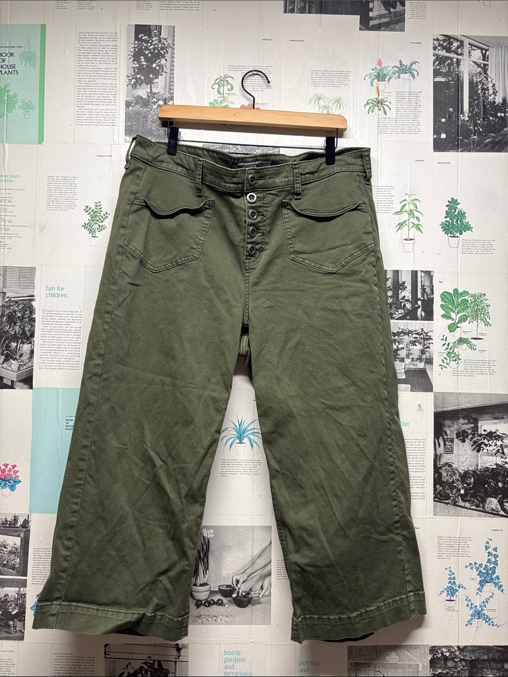 torrid Olive Green Wide-Leg Cargo Capris with Button-Fly